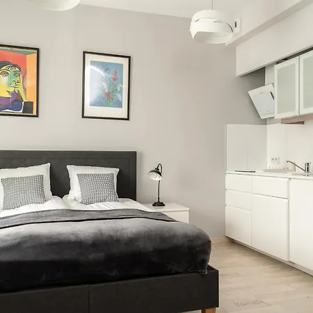 Rentplanet - Ovo アパート